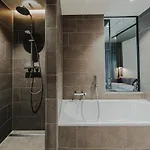Hiive Hotel 4*