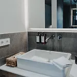Hotel Hiive 4*