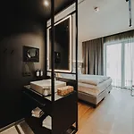 Hiive Hotel 4*