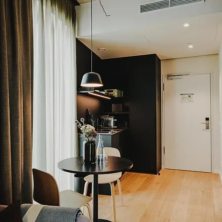 Hiive Hotel 4*