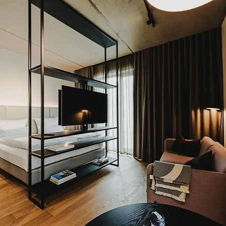 Hiive Hotel