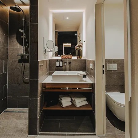 Hotel Hiive