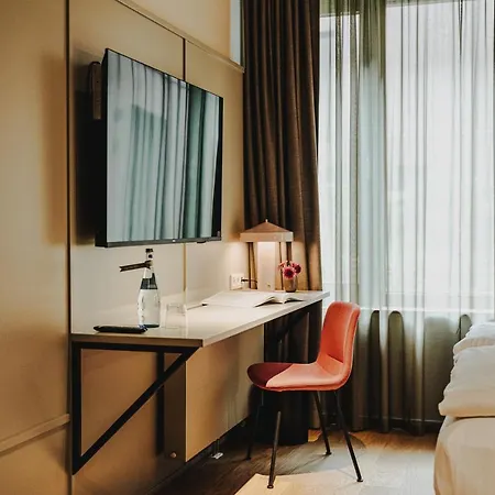 Hiive Отель