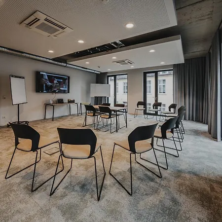 Hiive Hotel