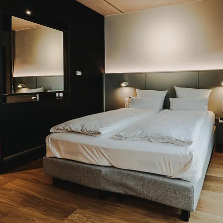 Hiive Hotel
