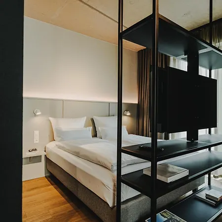 Hiive Hotel