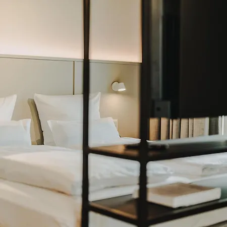 Hotel Hiive