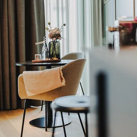 Hiive Hotel 4*