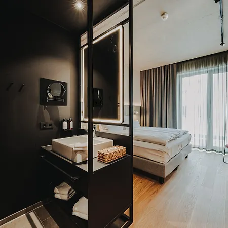 Hiive Отель 4*